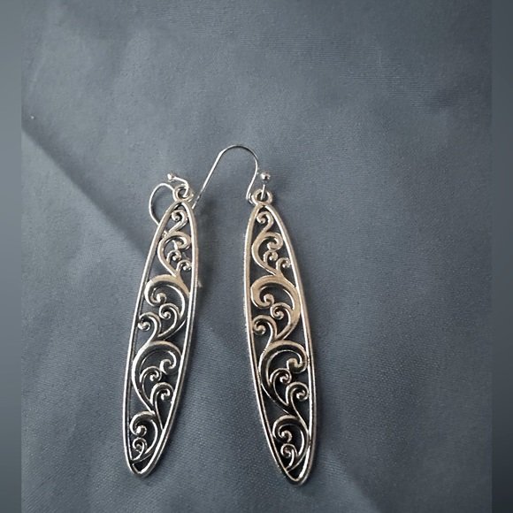 Vintage -Uniquely Carved Silver Dangle Earrings - Picture 3 of 3